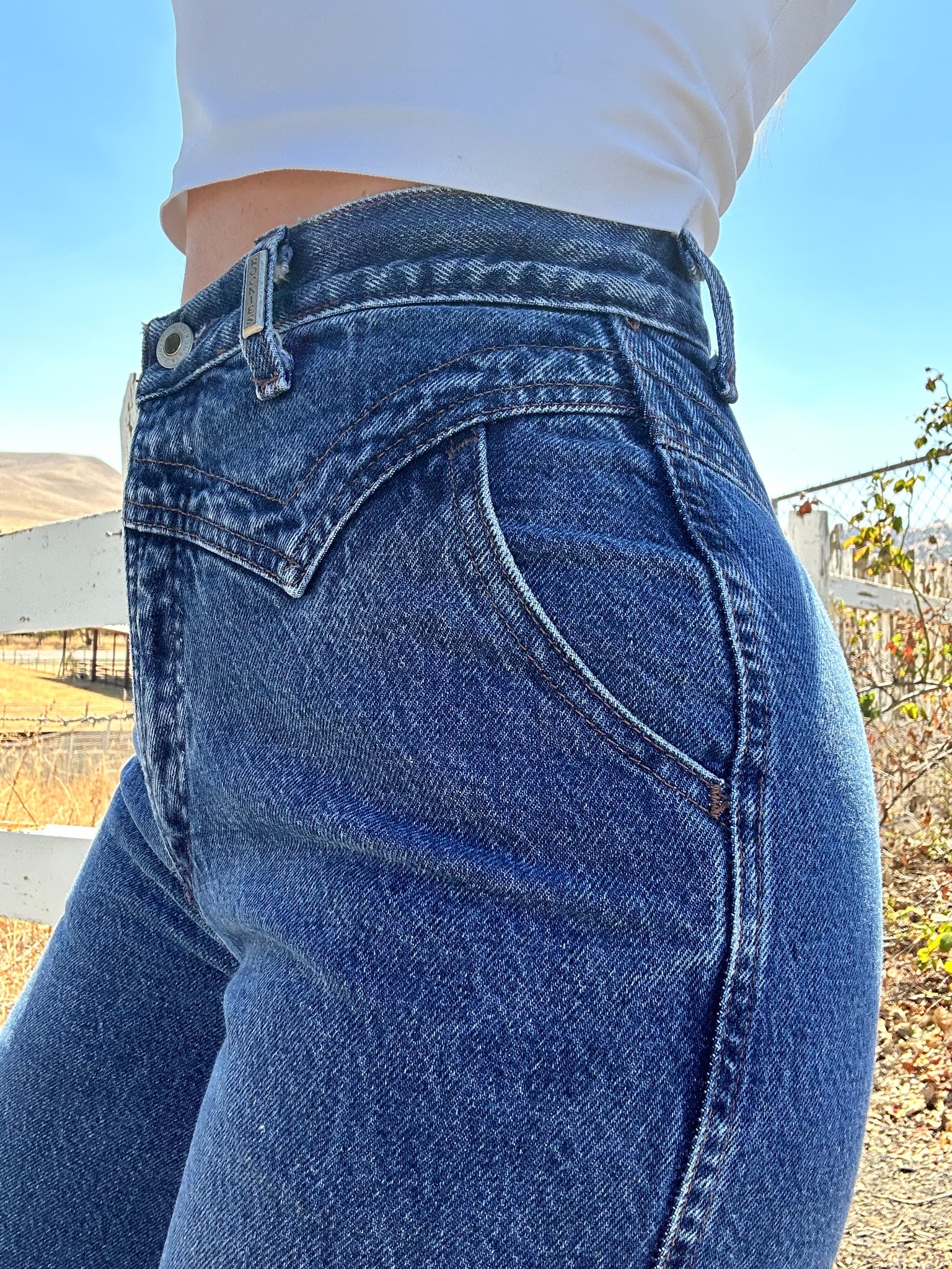Asymmetrical Vintage Rockies (25”)