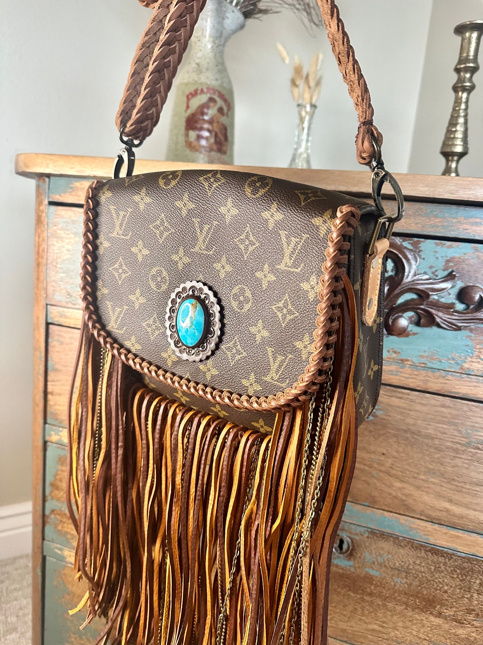 The World Traveler in Gold