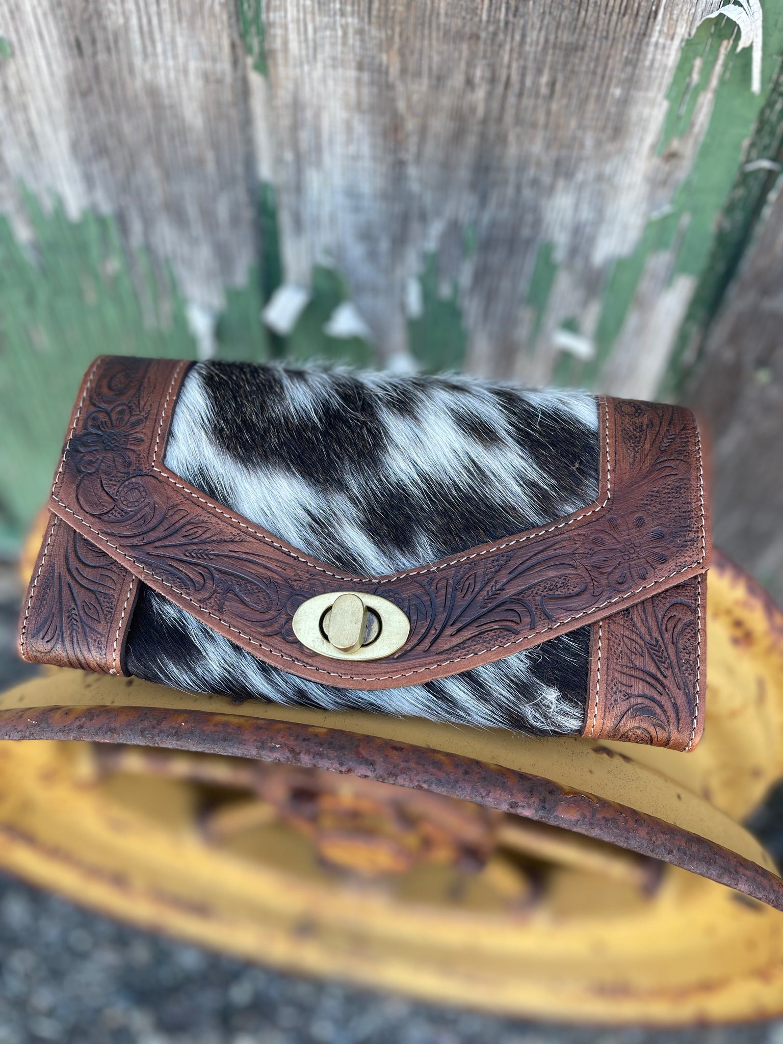 Twist Lock Hide Wallet – Pieces By Danielle