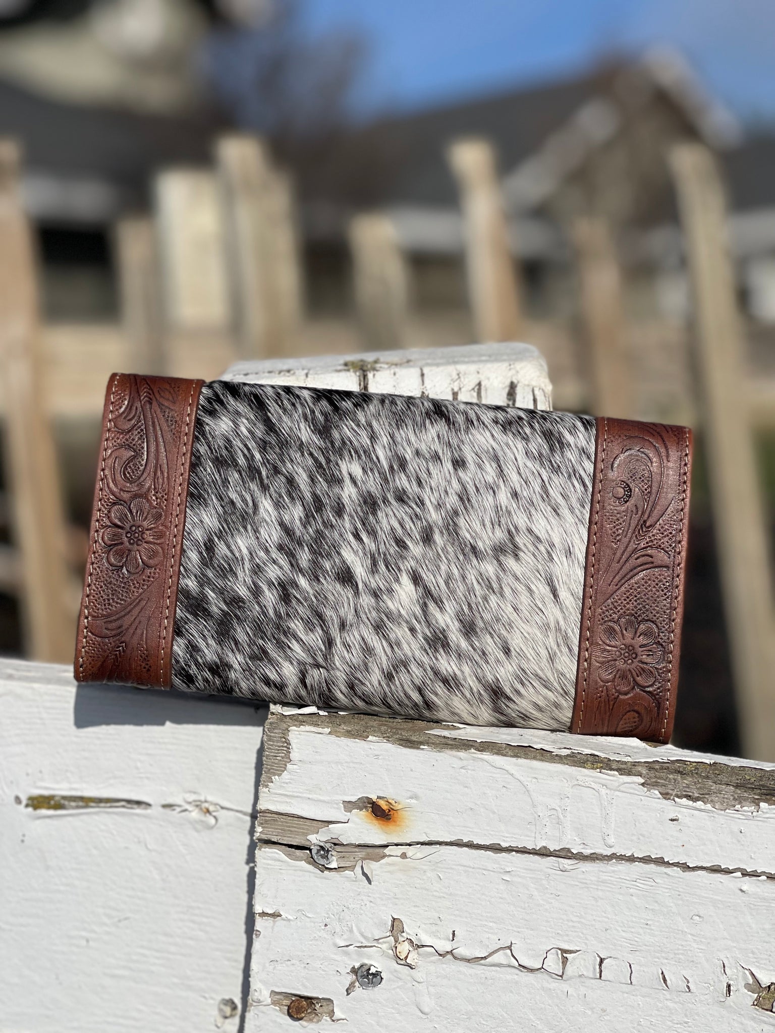 Twist Lock Hide Wallet – Pieces By Danielle